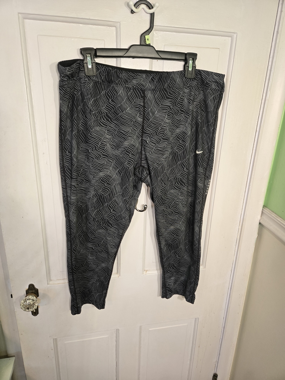 Nike Women's Black Patterned Athletic Leggings Size 2X